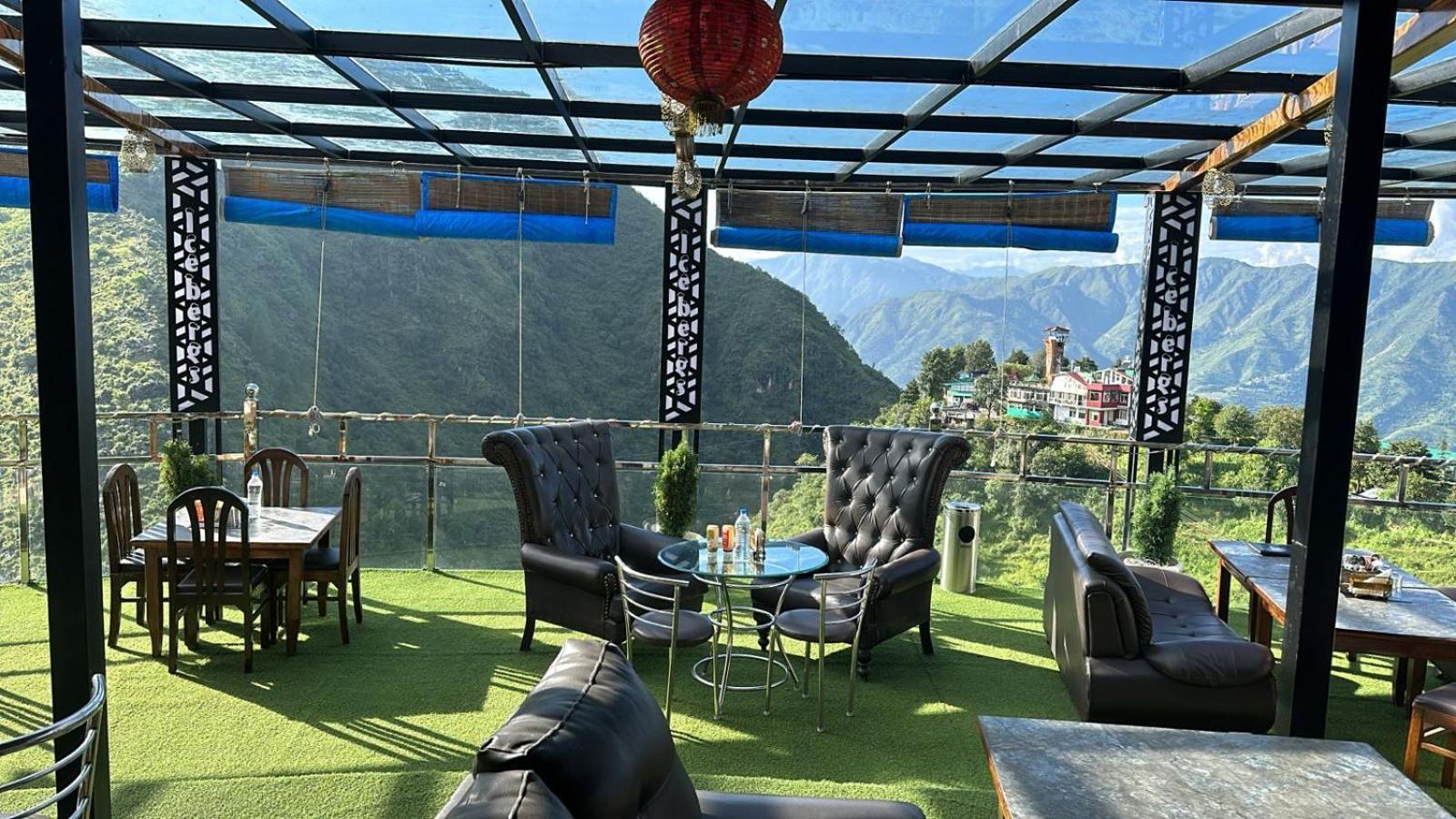 Icebergs Mussoorie - A Boutique Stay And 24 Hrs Roof Top Cafe Exterior photo