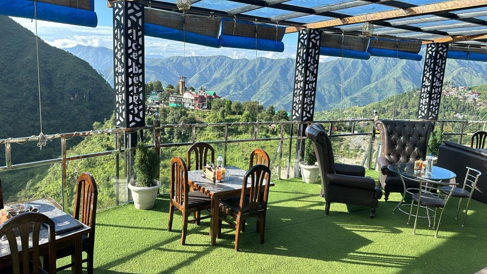 Icebergs Mussoorie - A Boutique Stay And 24 Hrs Roof Top Cafe Exterior photo