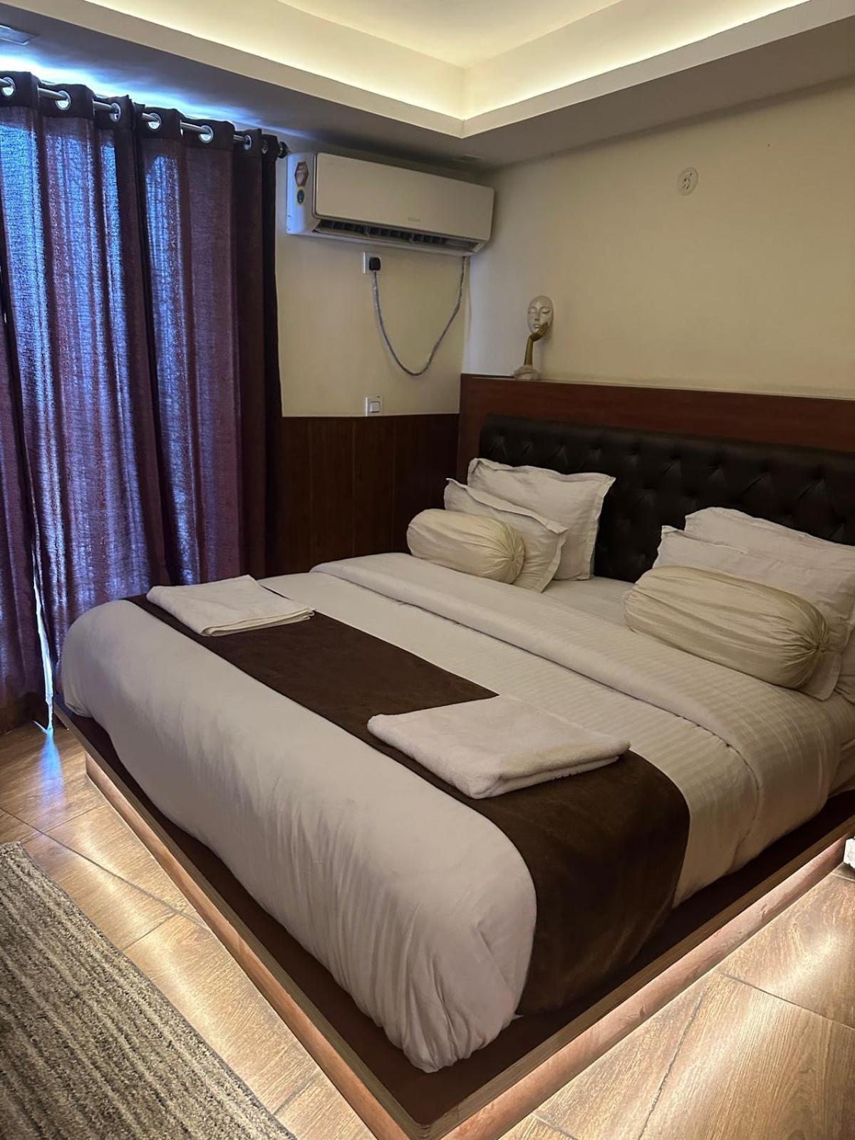 Icebergs Mussoorie - A Boutique Stay And 24 Hrs Roof Top Cafe Exterior photo